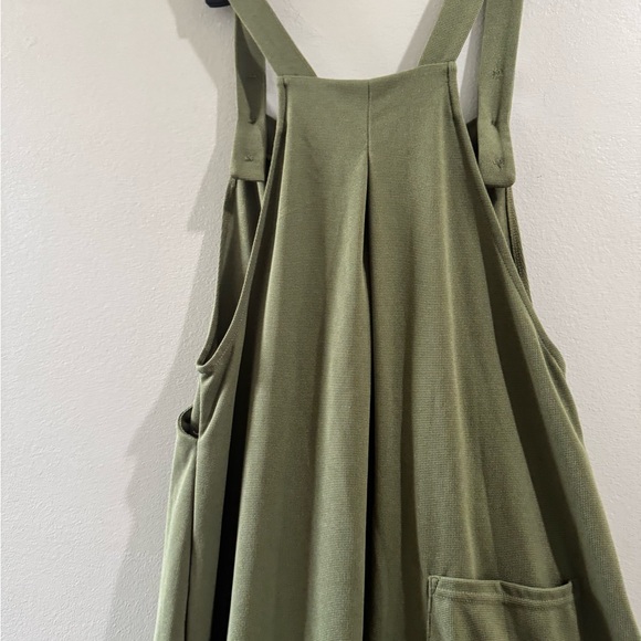 Green waffle wide leg jumpsuit with White Buttons - Picture 4 of 5